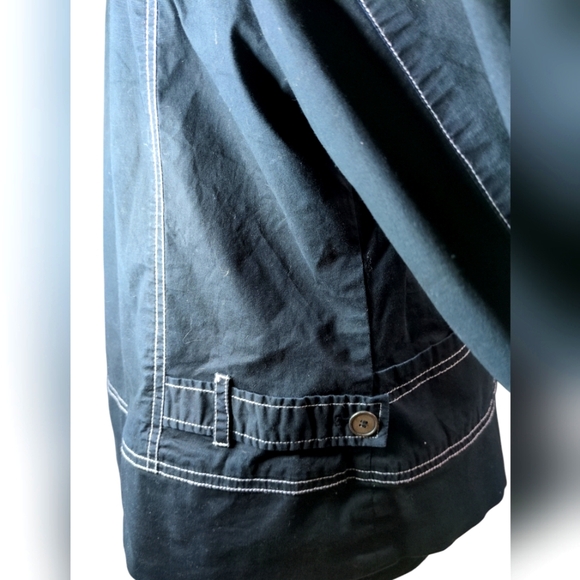 Chico's Elainah Jacket: Classic Black, With White contrast Stitching- Size 1 - Picture 4 of 7